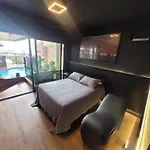Morumbi, Apartamento Pub, Spa Com Hidromassagem, Piscina Aquecida Privativa, Lareira, Tudo Que Voce Precisa Para Descansar, Trabalhar Ou Realizar Aquela Comemoracao! Com Total Conforto E Privacidade! O Apt Nota 10 De Sp!