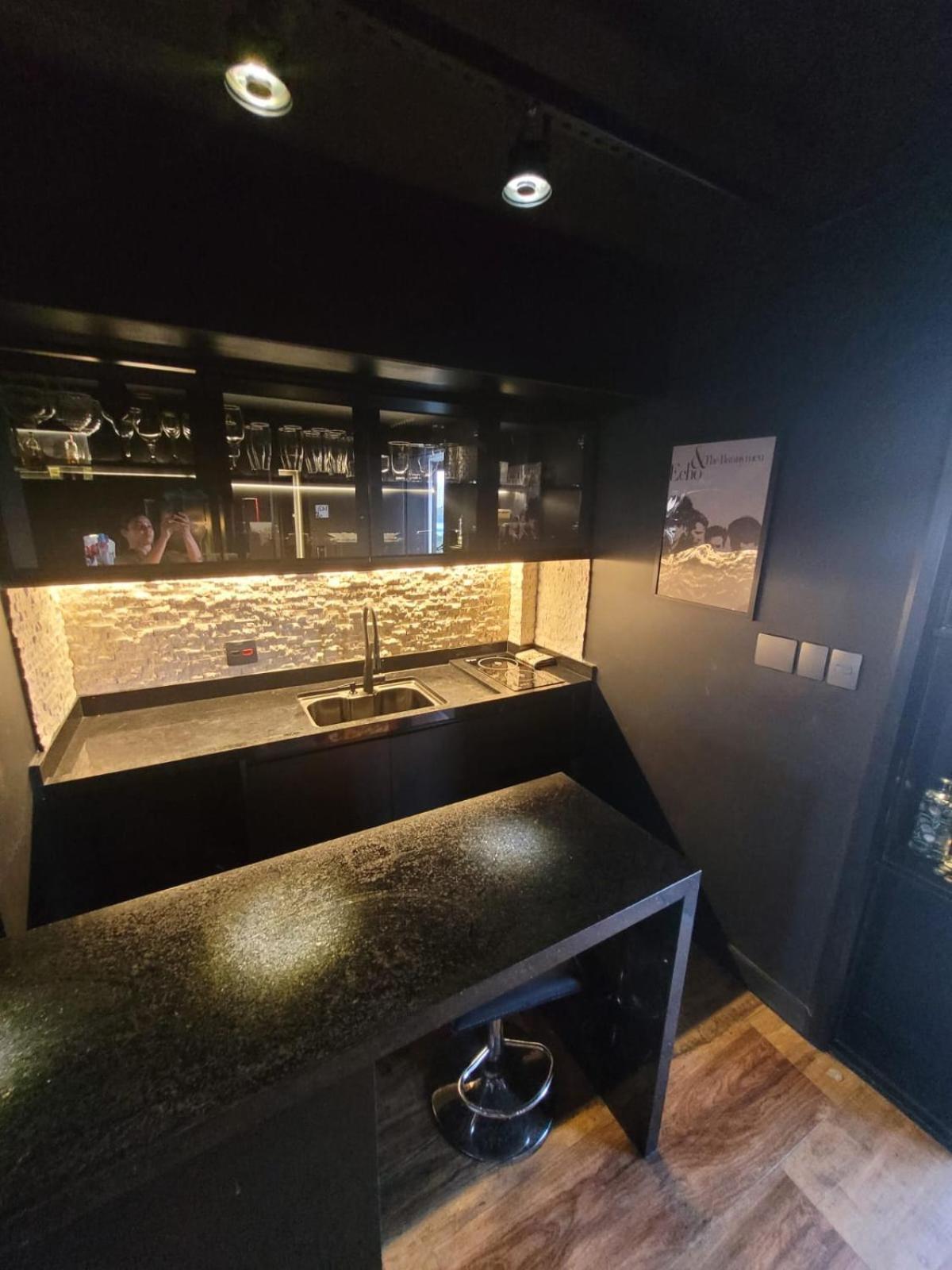 Morumbi, Pub, Com Hidromassagem, Piscina Aquecida Privativa, Lareira, Que Voce Precisa Descansar, Trabalhar Ou Realizar Aquela Comemoracao! Com Total Conforto E Privacidade! O Nota 10 De Sp! Apartamento
