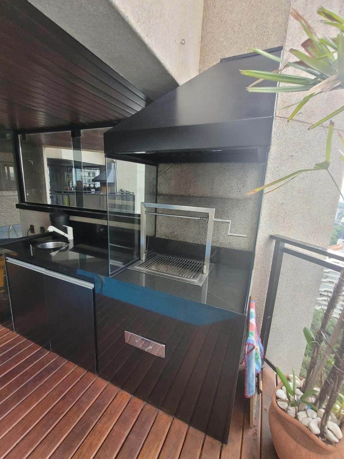 Apartamento Morumbi, Pub, Com Hidromassagem, Piscina Aquecida Privativa, Lareira, Que Voce Precisa Descansar, Trabalhar Ou Realizar Aquela Comemoracao! Com Total Conforto E Privacidade! O Nota 10 De Sp! São Paulo