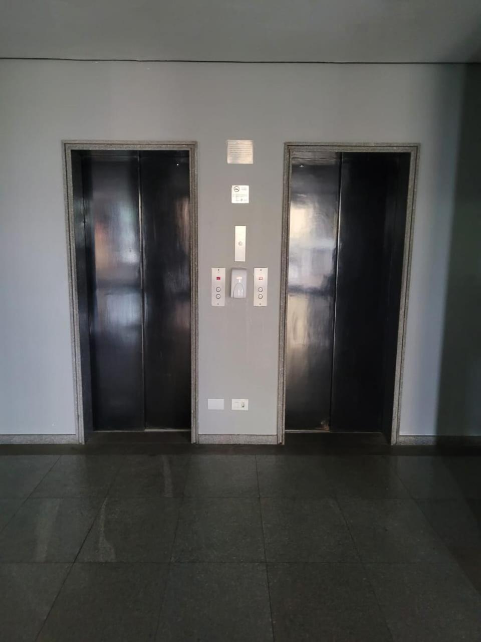 Morumbi, Pub, Com Hidromassagem, Piscina Aquecida Privativa, Lareira, Que Voce Precisa Descansar, Trabalhar Ou Realizar Aquela Comemoracao! Com Total Conforto E Privacidade! O Nota 10 De Sp! * São Paulo