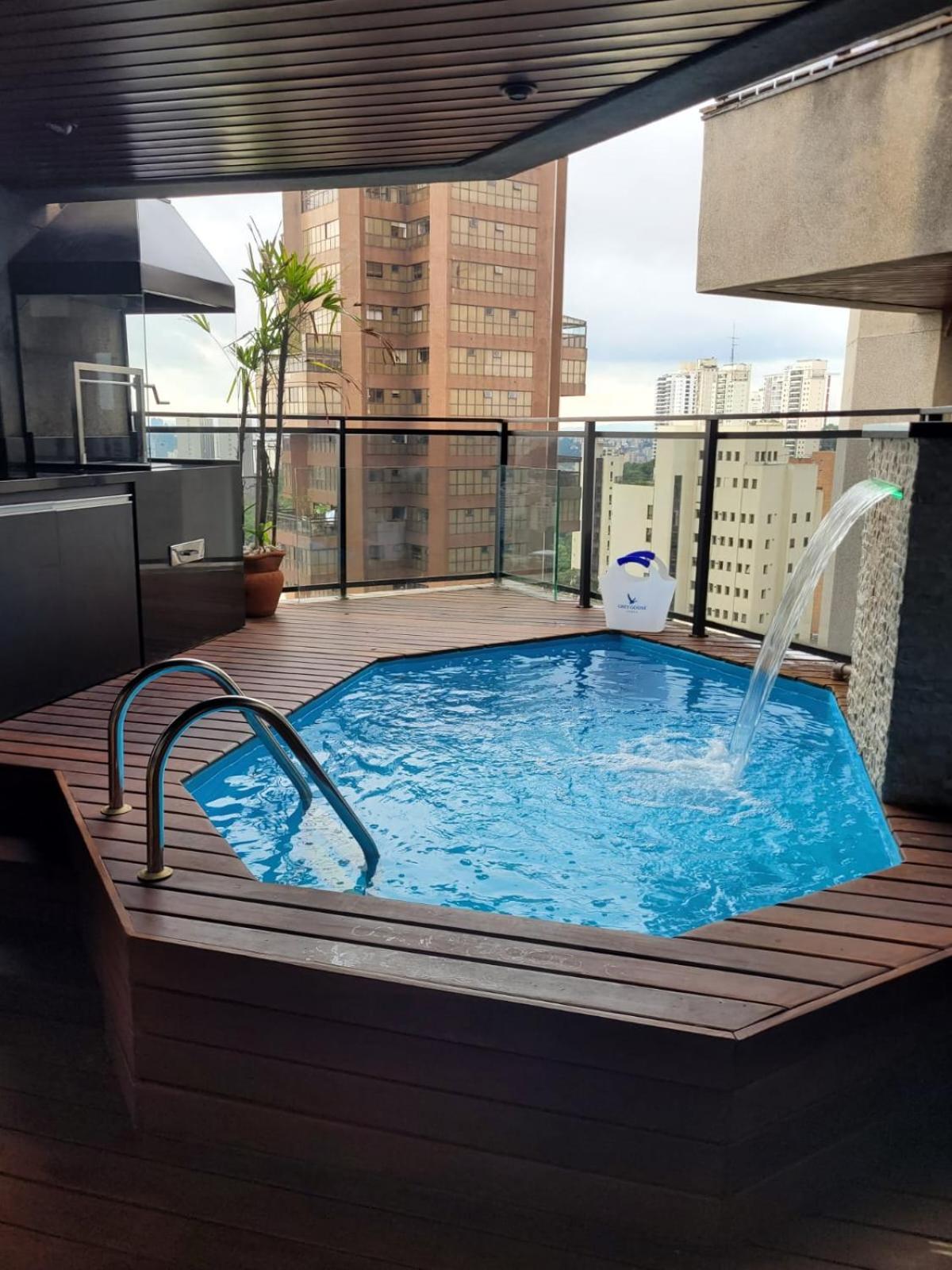 Morumbi, Pub, Com Hidromassagem, Piscina Aquecida Privativa, Lareira, Que Voce Precisa Descansar, Trabalhar Ou Realizar Aquela Comemoracao! Com Total Conforto E Privacidade! O Nota 10 De Sp! São Paulo