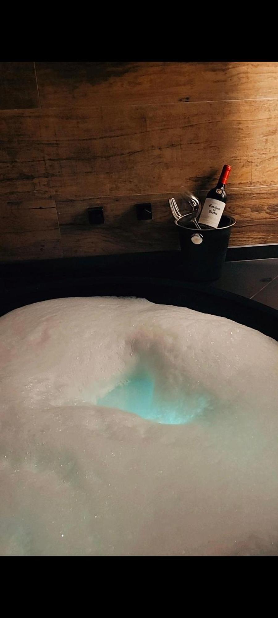 Apartamento Morumbi, Pub, Com Hidromassagem, Piscina Aquecida Privativa, Lareira, Que Voce Precisa Descansar, Trabalhar Ou Realizar Aquela Comemoracao! Com Total Conforto E Privacidade! O Nota 10 De Sp!