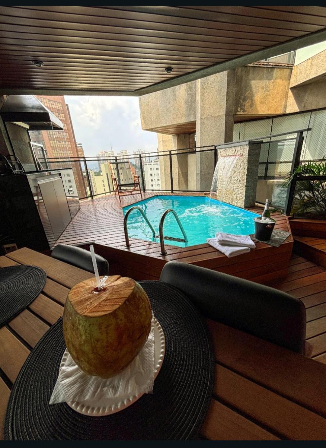 Morumbi, Pub, Com Hidromassagem, Piscina Aquecida Privativa, Lareira, Que Voce Precisa Descansar, Trabalhar Ou Realizar Aquela Comemoracao! Com Total Conforto E Privacidade! O Nota 10 De Sp! Apartamento *