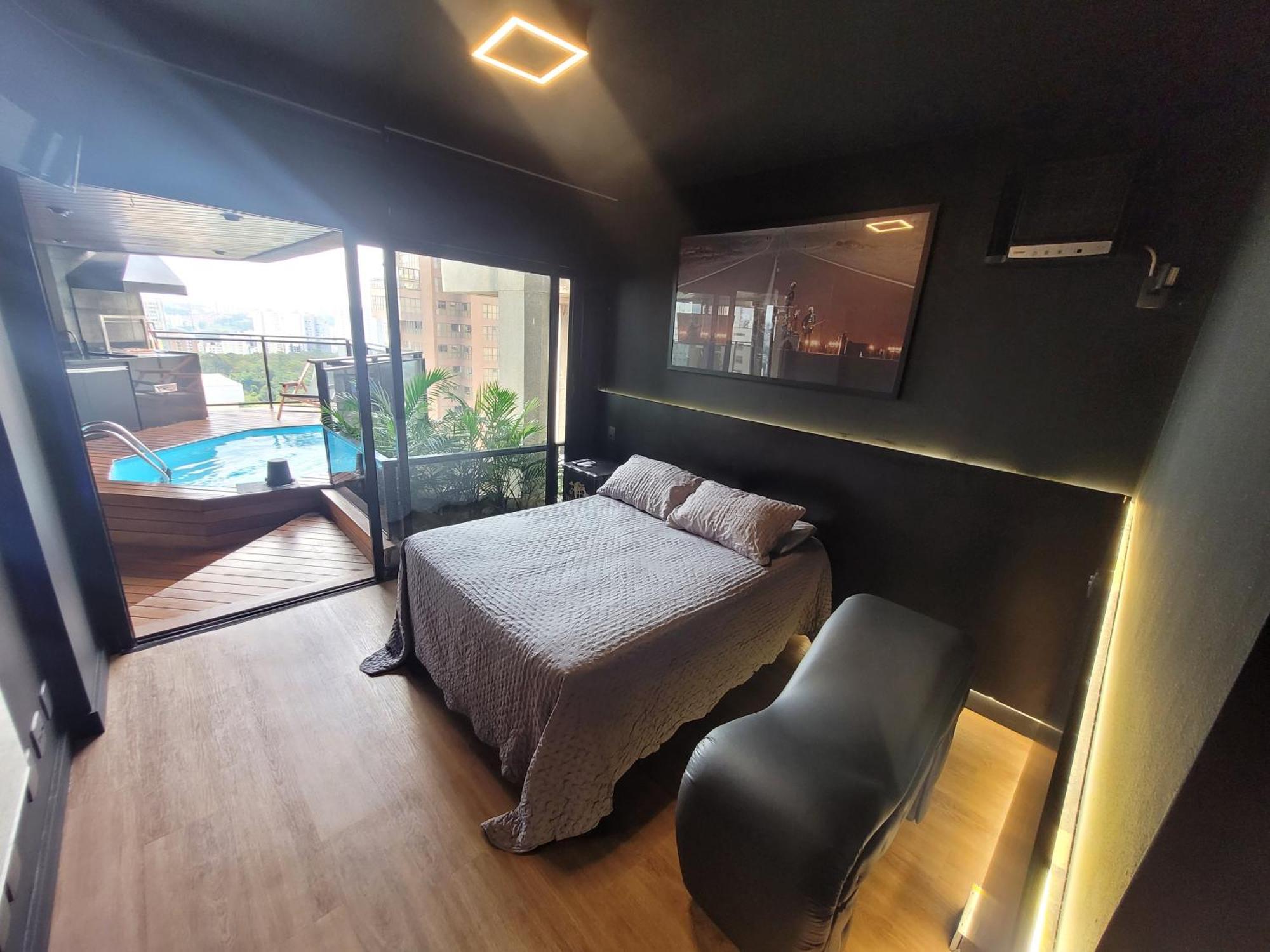Apartamento Morumbi, Pub, Com Hidromassagem, Piscina Aquecida Privativa, Lareira, Que Voce Precisa Descansar, Trabalhar Ou Realizar Aquela Comemoracao! Com Total Conforto E Privacidade! O Nota 10 De Sp!