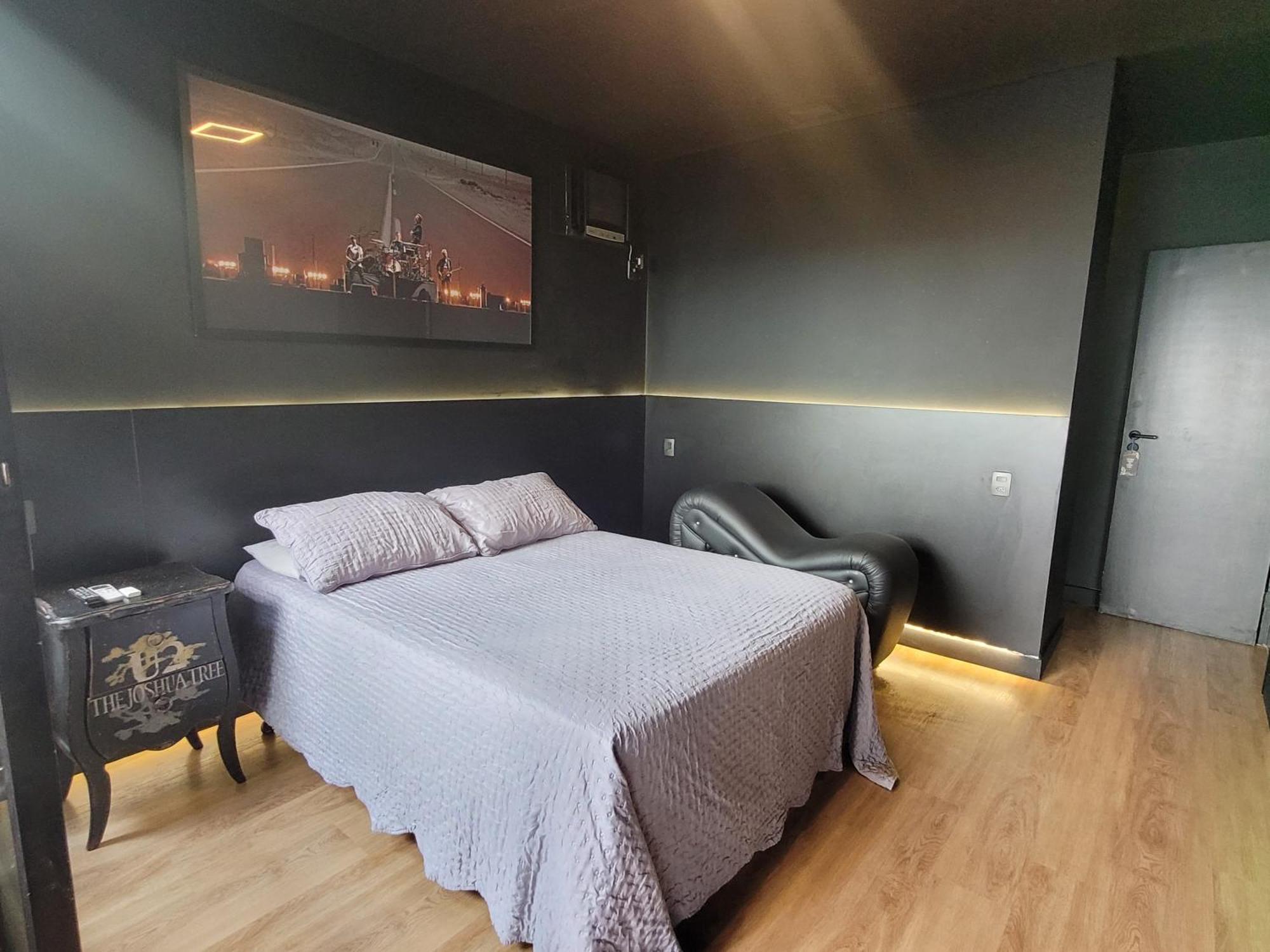 Morumbi, Pub, Com Hidromassagem, Piscina Aquecida Privativa, Lareira, Que Voce Precisa Descansar, Trabalhar Ou Realizar Aquela Comemoracao! Com Total Conforto E Privacidade! O Nota 10 De Sp! Apartamento São Paulo
